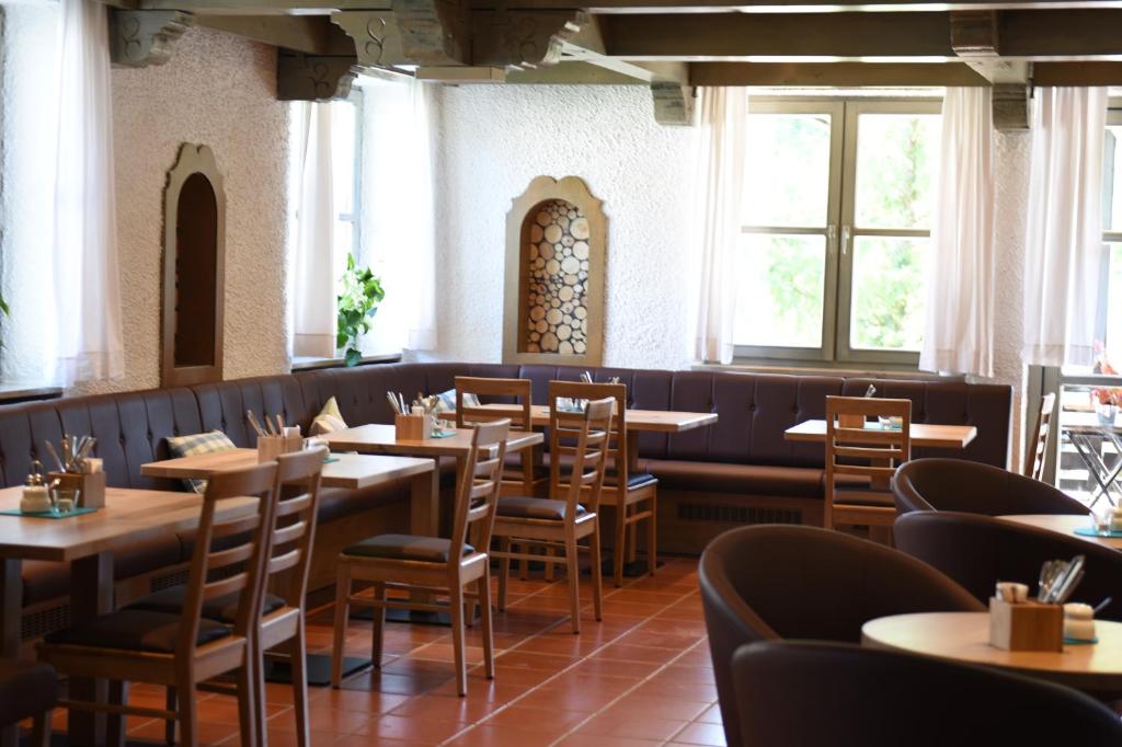 Restaurace v ubytování Hotel Zum Forst