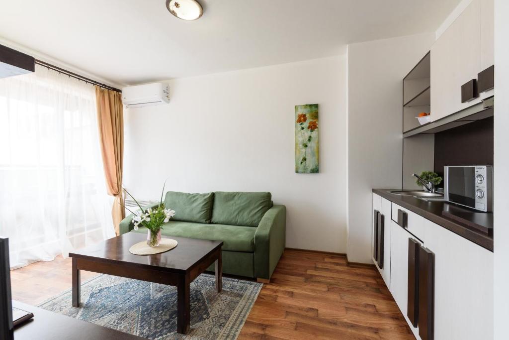 Grand Royale Apartment Complex & Spa - 