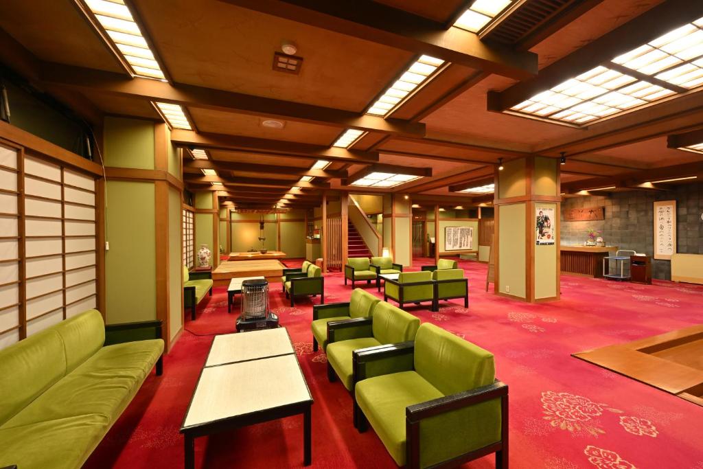 Posezení v ubytování Osakaya Ryokan