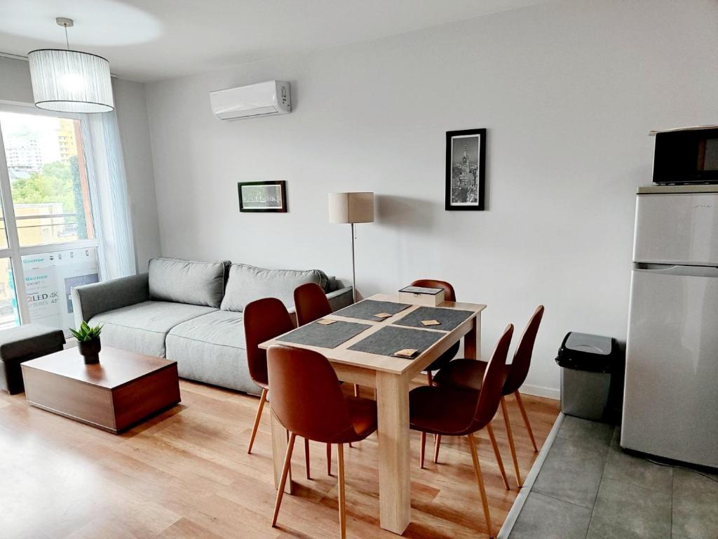 Chicago modern 1BDR in the heart of Student's City
