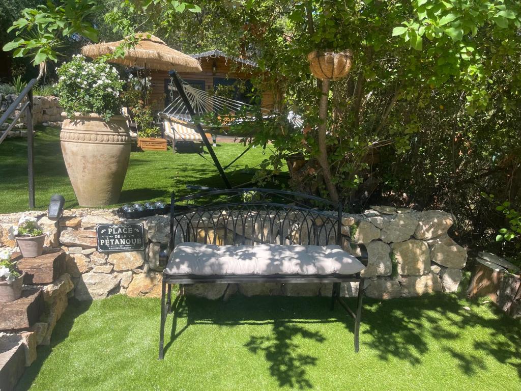 Zahrada ubytování Magnifique Chalet avec jacuzzi 2P Mougins