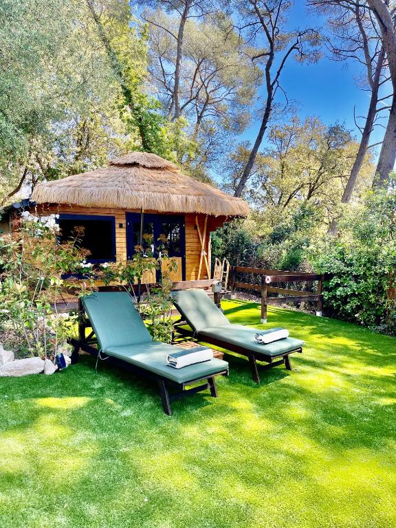 Zahrada ubytování Magnifique Chalet avec jacuzzi 2P Mougins