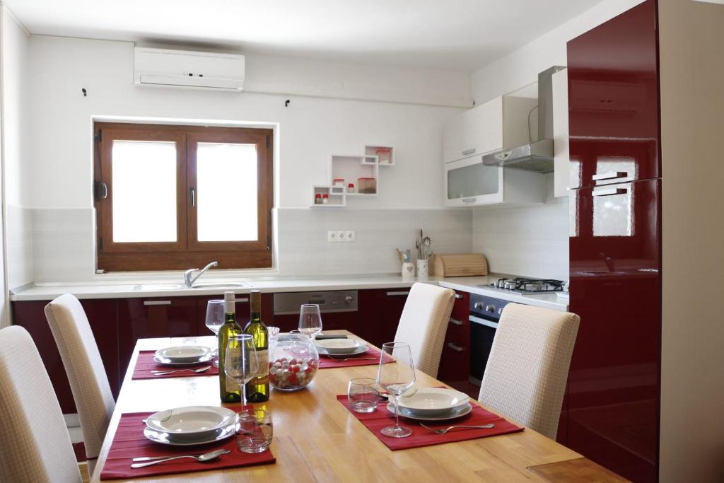 Kuchnia lub aneks kuchenny w obiekcie Holiday Home Maslina