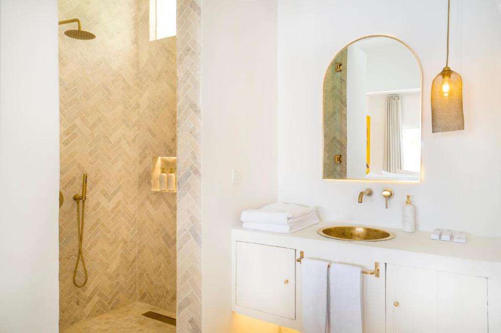 Ria Uluwatu, Tropical Chic Hotel - 8