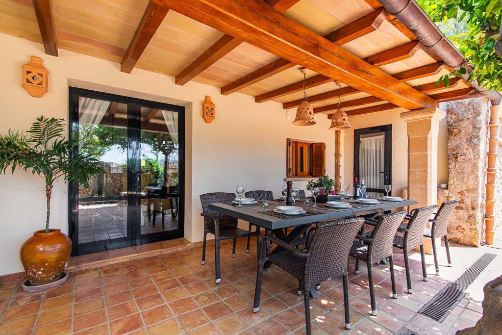 Patio nebo venkovní prostory v ubytování Villa Cal Moliner by Sealand Villas