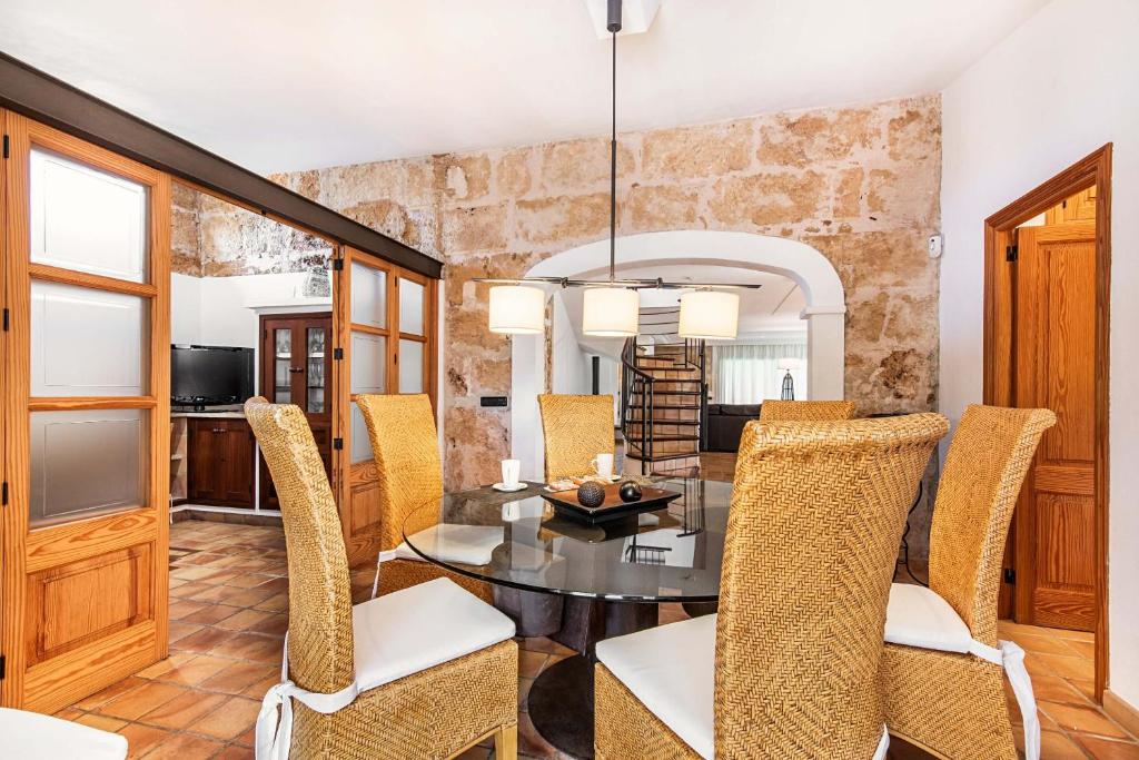 Kuchyň nebo kuchyňský kout v ubytování Villa Cal Moliner by Sealand Villas