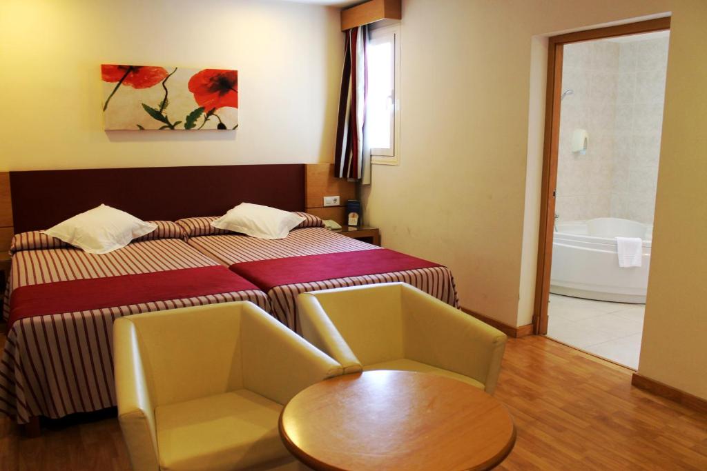 Hotel Amic Colon photo