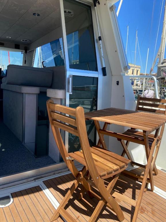 Balkón nebo terasa v ubytování She's Mine yacht