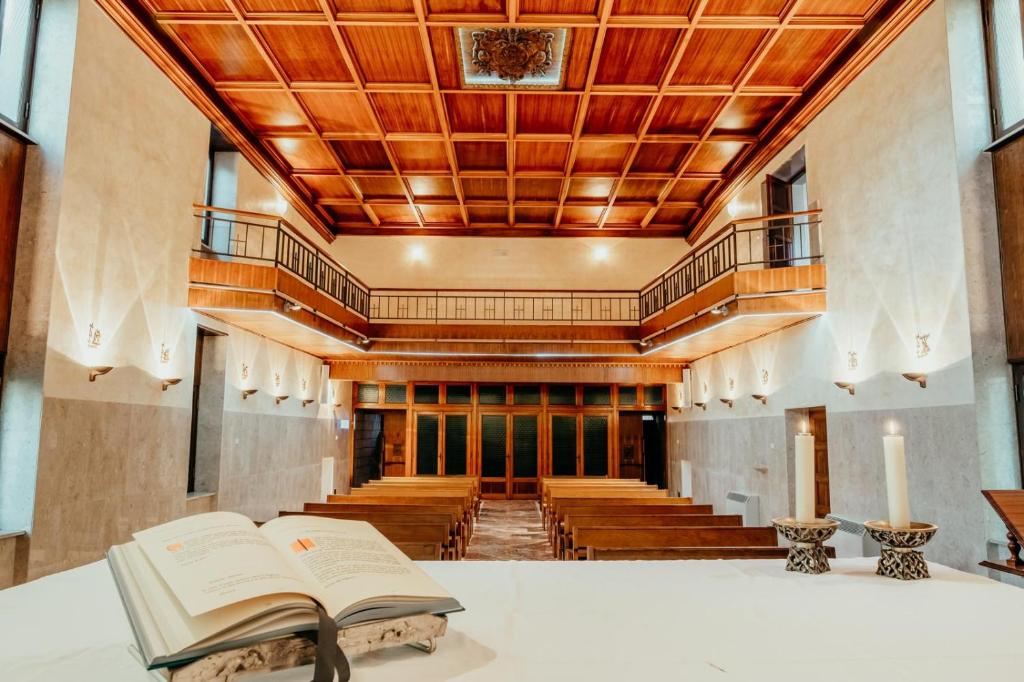 Posedenie v ubytovaní Nazareth Residence