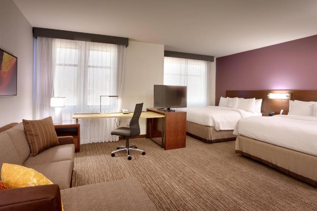 Postel nebo postele na pokoji v ubytování Residence Inn by Marriott Flagstaff