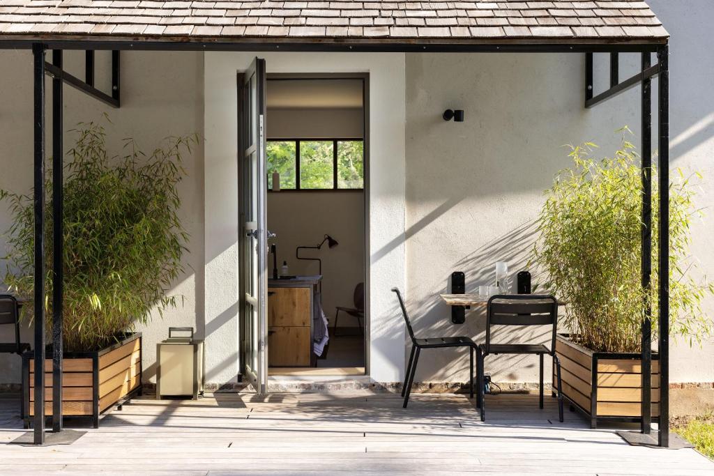 Chateau De La Resle - Design Hotels - Suite