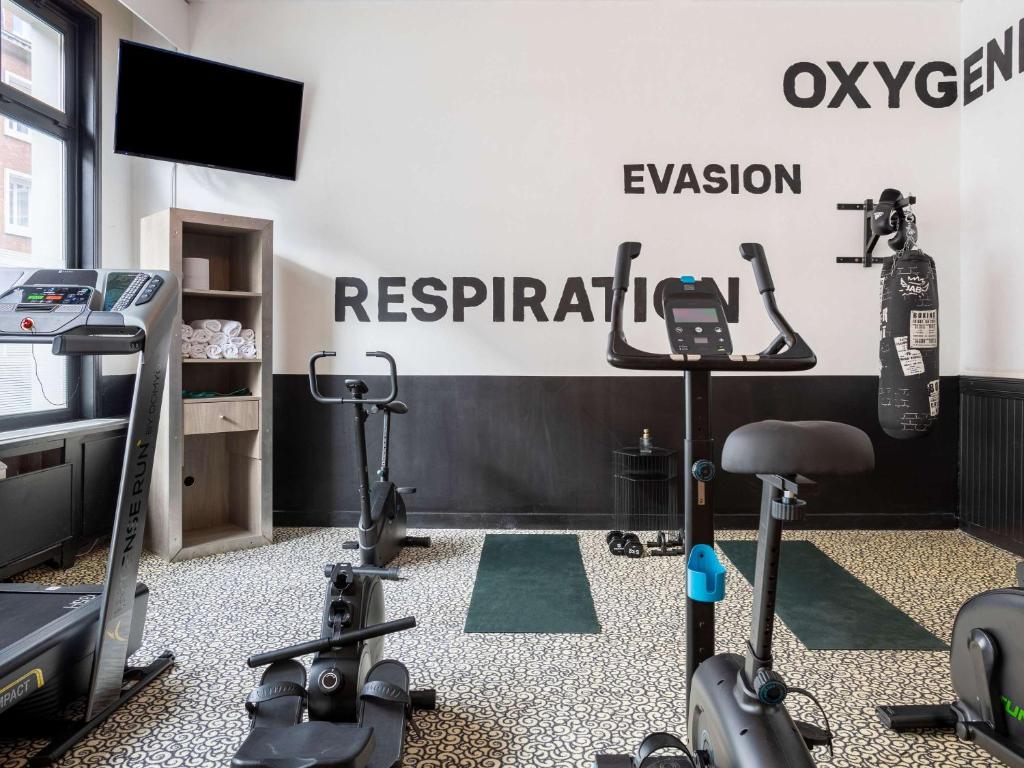 Fitness centrum a/nebo fitness zařízení v ubytování ibis Styles Calais Centre