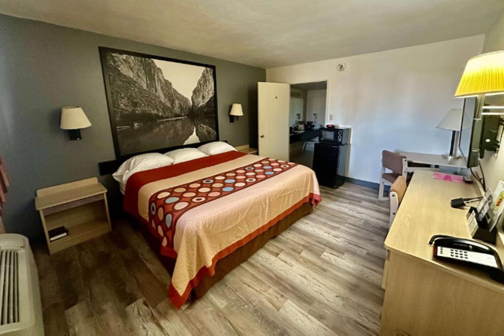 Super 8 by Wyndham Athens TX - Kamer Met Kingsize Bed - Niet-Rokers