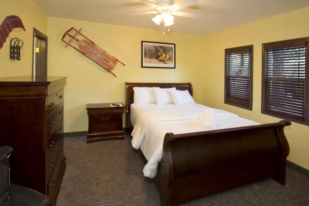 Holiday Haus - Queen Studio