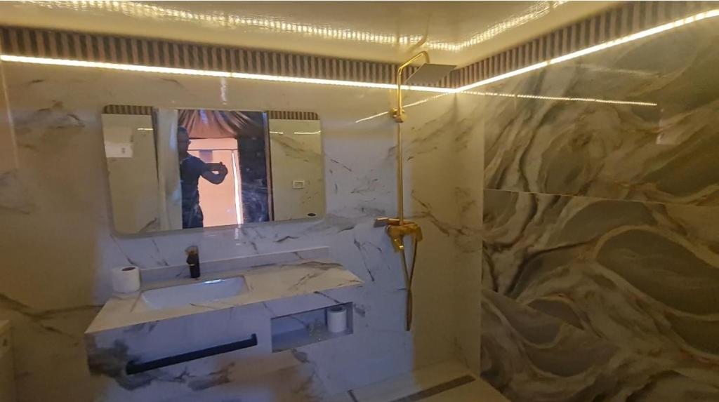Fotografie z fotogalerie ubytování Hotel Pansy v destinaci Qaşr Ghīlān