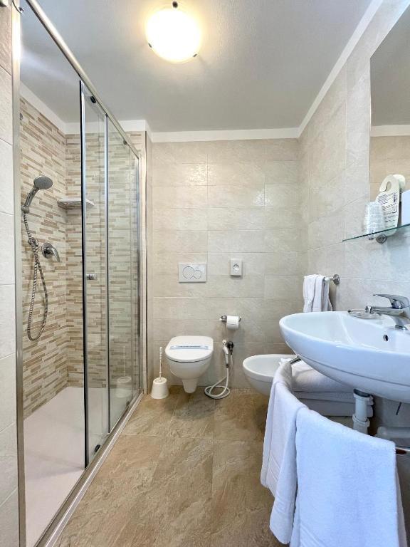 Łazienka w obiekcie Hotel Trovatore