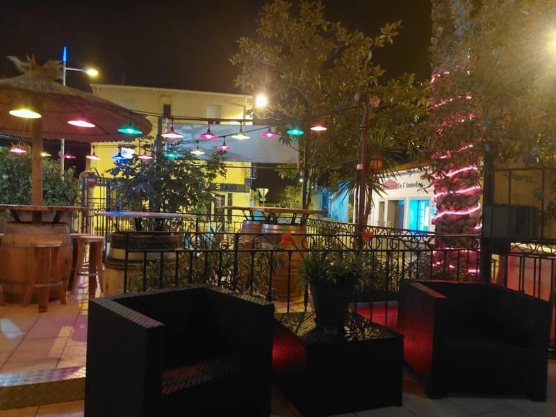 Restaurace v ubytování Hôtel Le Gambetta