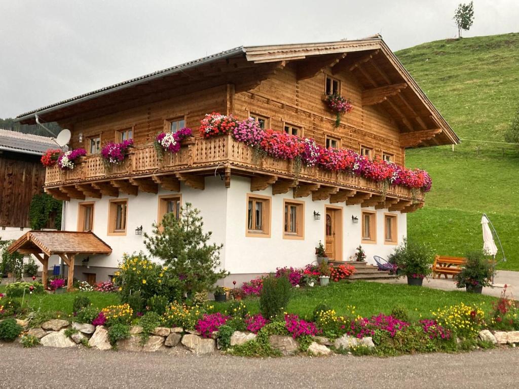 A garden outside Haus Lindbichl