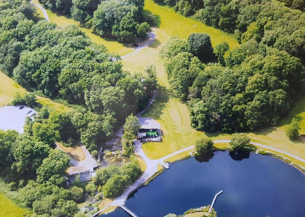 Letecký snímek ubytování Garnffrwd Park
