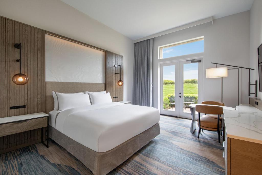 The Westin Sacramento Riverfront Hotel & Spa - 
