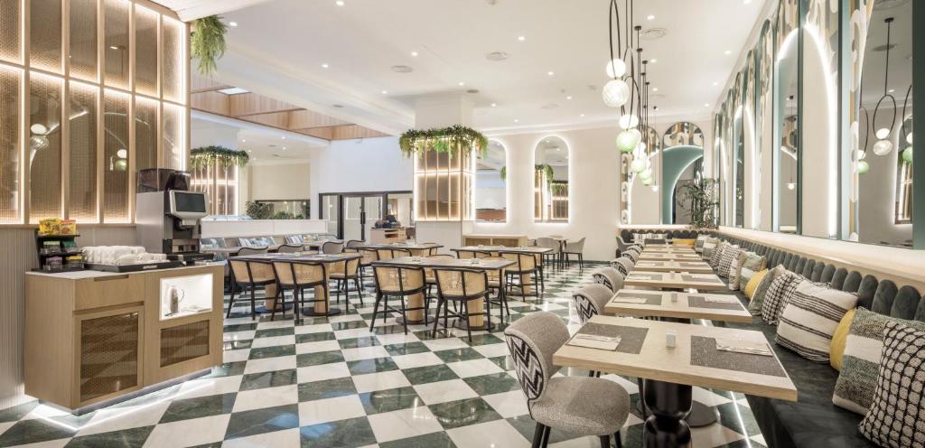 Ilunion Les Corts Spa - Resim 38