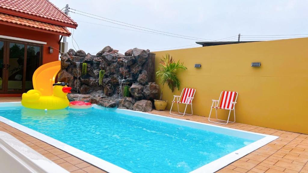 Bazén v ubytování MARENA Poolvilla UdonThani nebo v jeho okolí