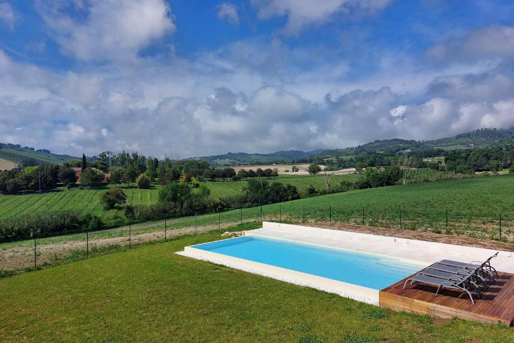 Bazén v ubytování Agriturismo Biancarda nebo v jeho okolí