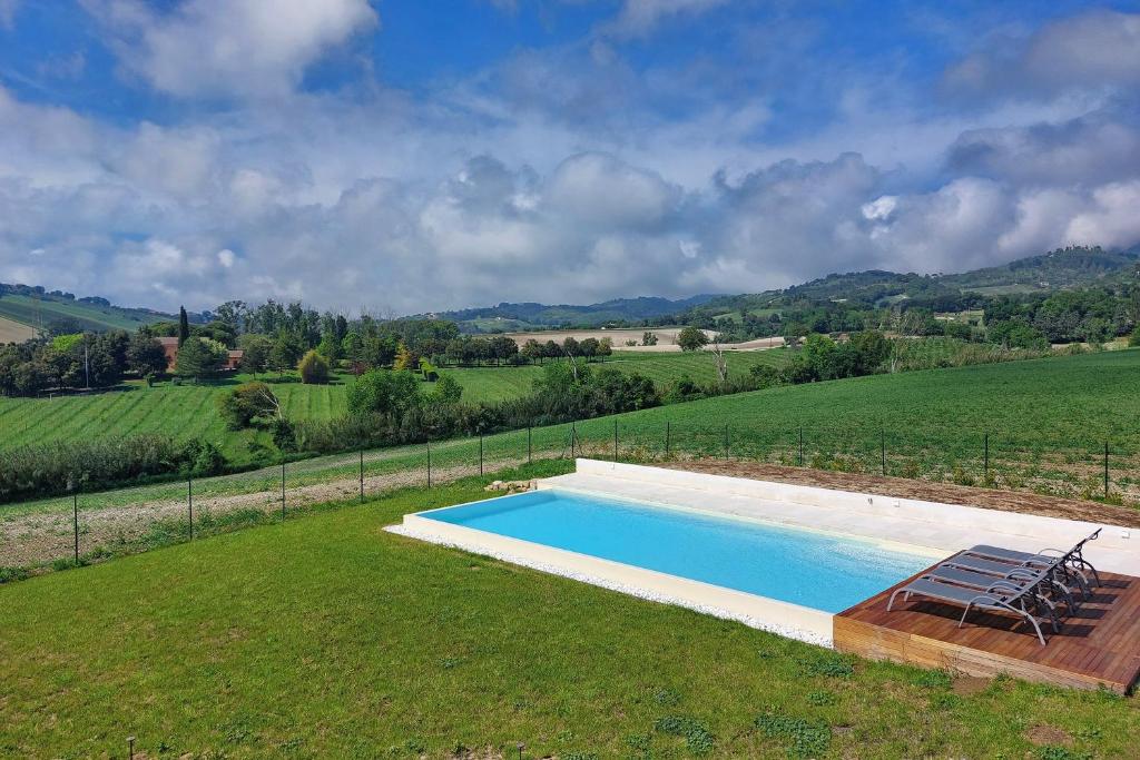 Bazén v ubytování Agriturismo Biancarda nebo v jeho okolí