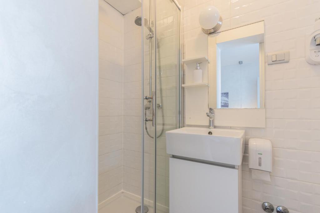 L&B Old Town Studio Apartments - 10