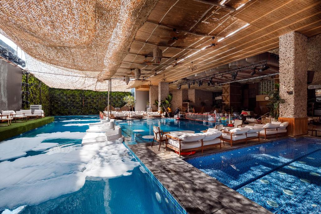 Bazén v ubytování Ramee Dream Hotel Downtown nebo v jeho okolí