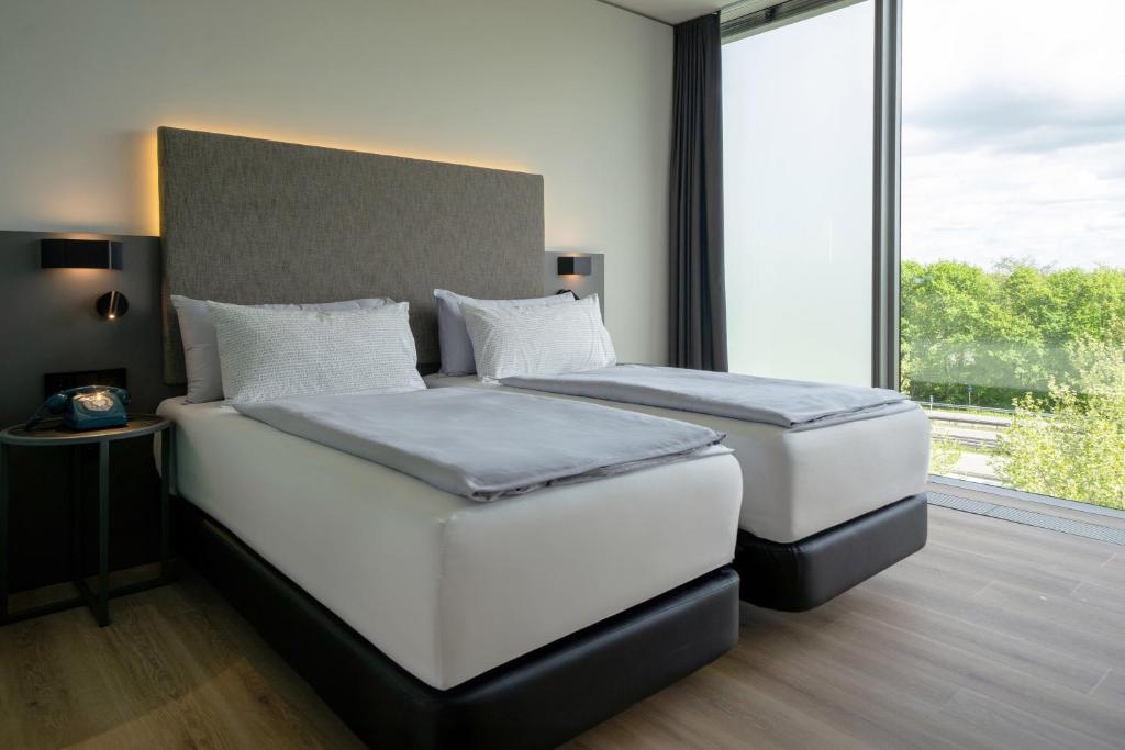 
The New Innside Room
