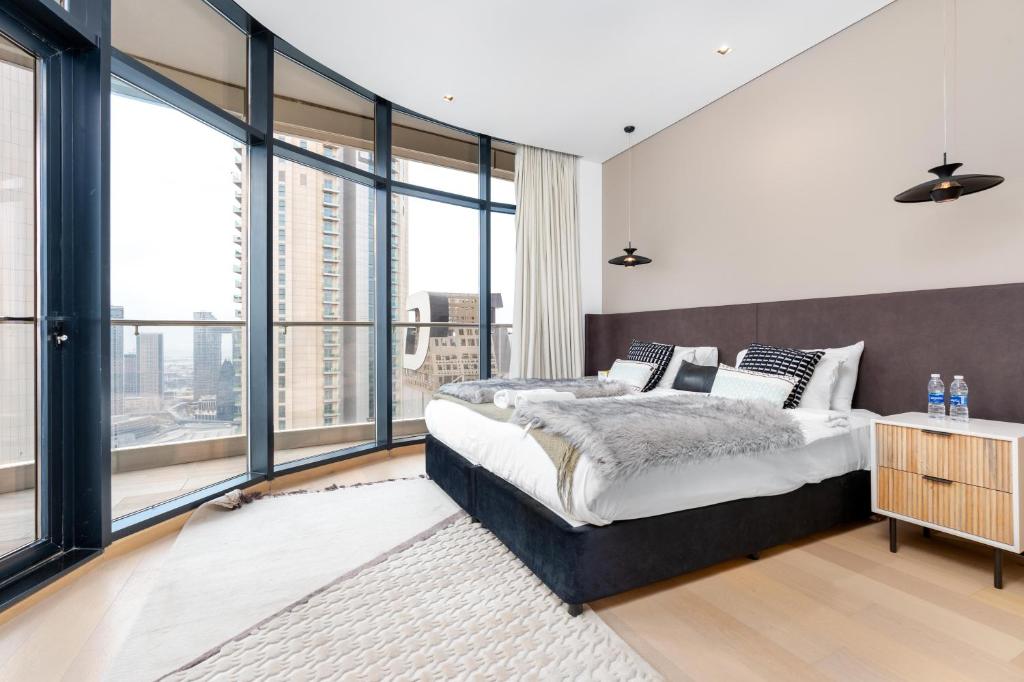 Curated visual reference: Curated Private Mountain Penthouse With Cinema Gallery View 42