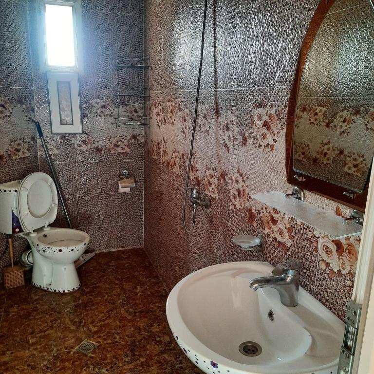 Koupelna v ubytování Hotel Kvariati Nugo