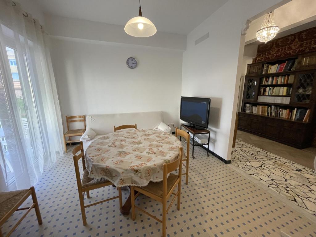 Knižnica v apartmáne