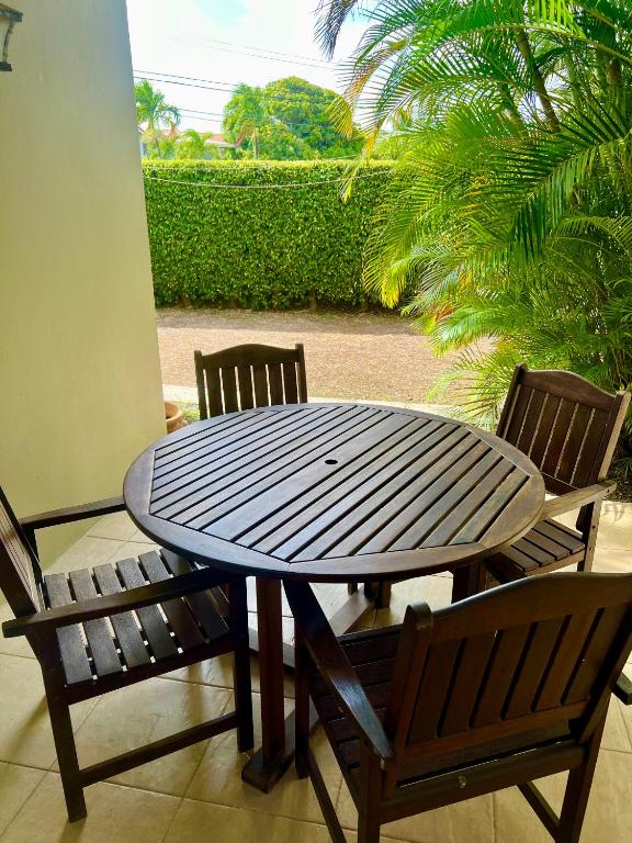 Фотография из галереи Beachside Bliss in Rodney Bay - Tuscany Villas в городе Родни-Бэй-Виллидж