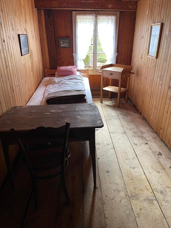 Postel nebo postele na pokoji v ubytování Berghotel Gasterntal