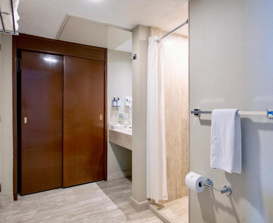 Koupelna v ubytování Hotel Plaza Génova Centro