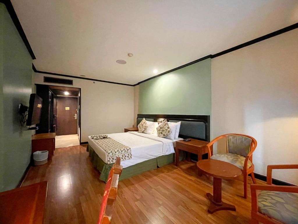 Arawana Regency Park Sukhumvit - Deluxe Premium King Room