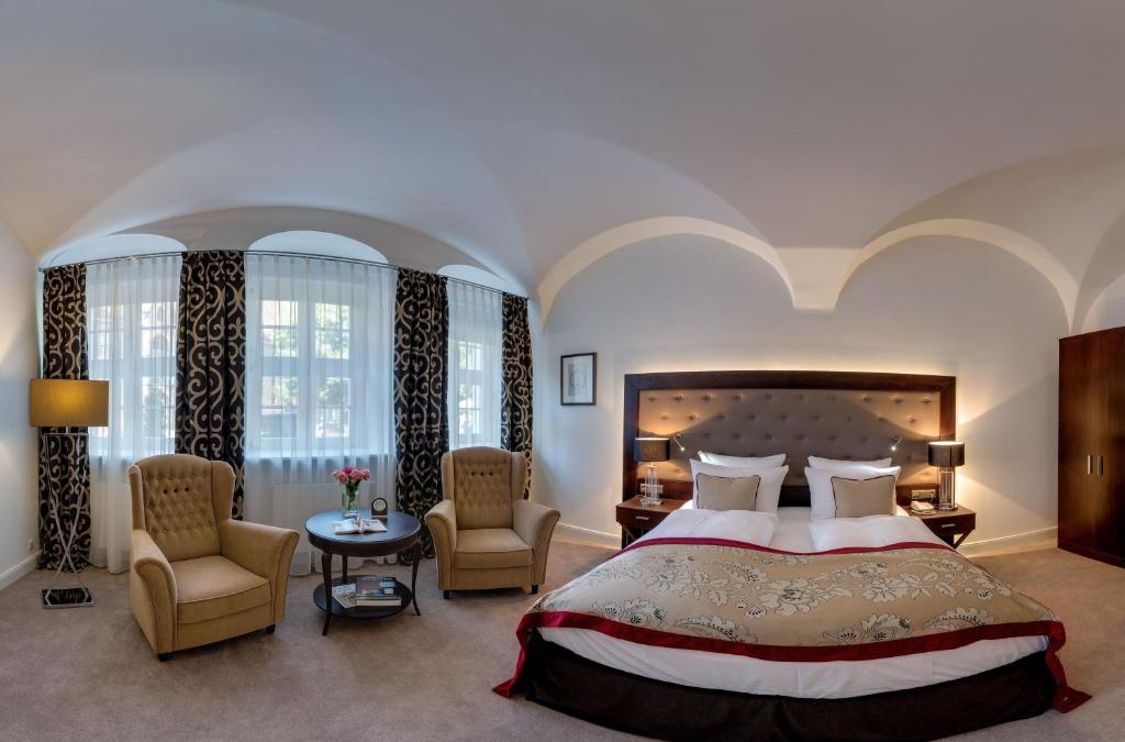 Romantik Hotel Burgkeller Residenz Kerstinghaus - Deluxe Double Room