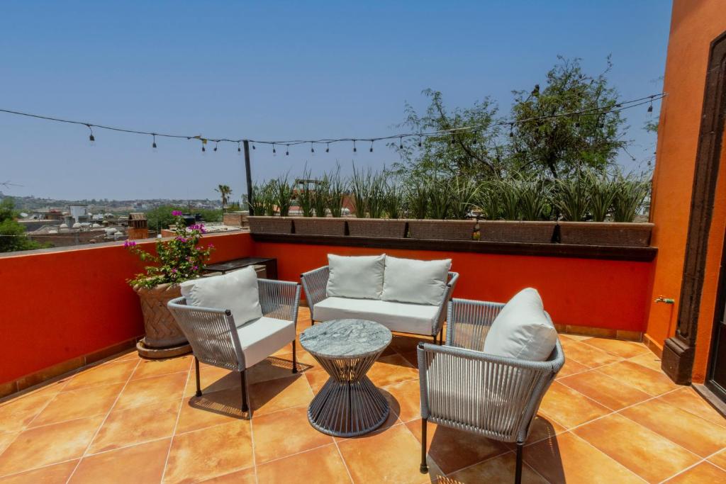 Balkón nebo terasa v ubytování Five Queens Boutique Hotel