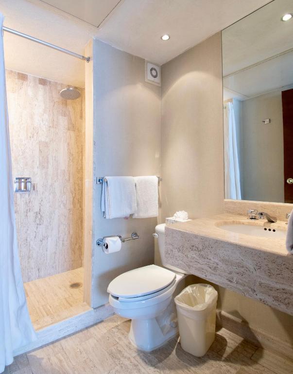 Koupelna v ubytování Hotel Plaza Génova Centro