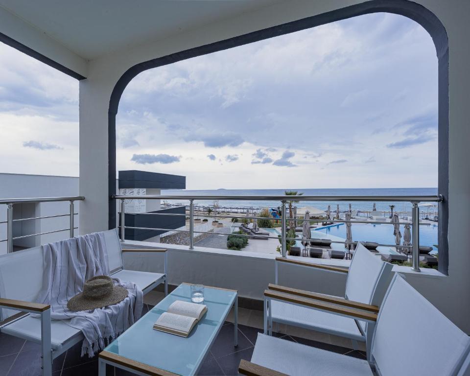 Trypiti Resort Blue Dream Palace and Hive Water Park - Junior Suite With Sea View
