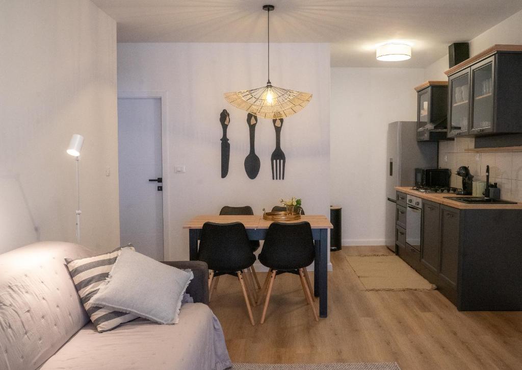 Kuchyňa alebo kuchynka v ubytovaní Apartments Bubalova Split