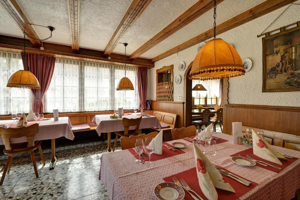 Restaurace v ubytování Hôtel du Chasseur