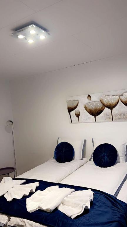 Postel nebo postele na pokoji v ubytování Hotell Lamar