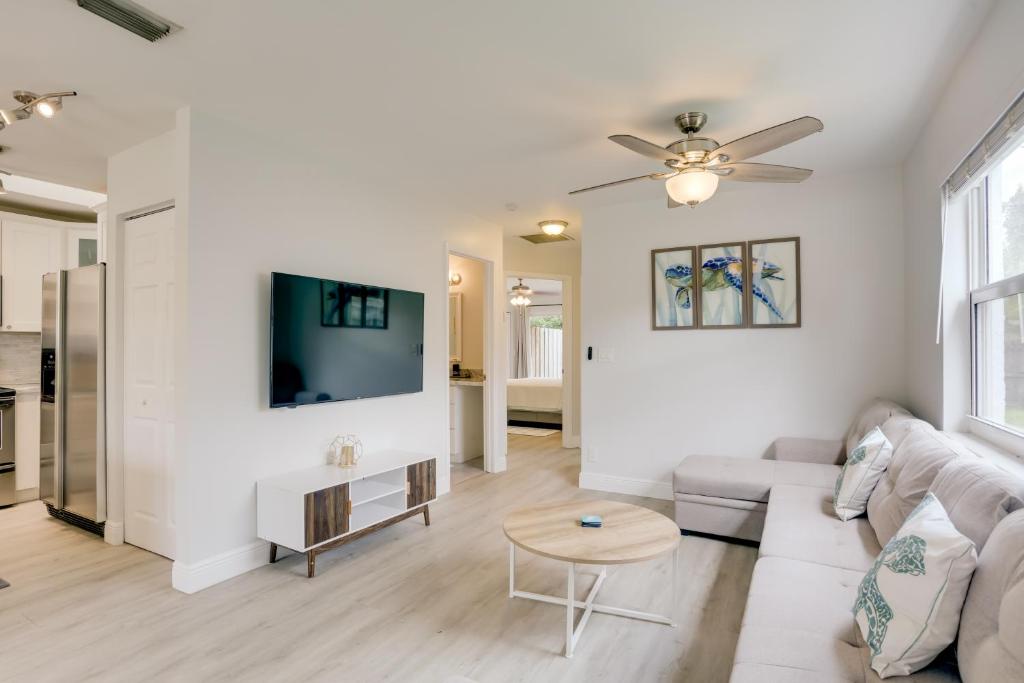 PetFriendly Jupiter Townhome, 6 Mi to Beaches!, Jupiter (updated
