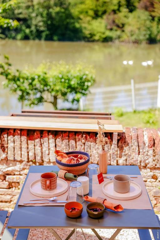 Výhled na řeku, která protéká v blízkosti bed and breakfast