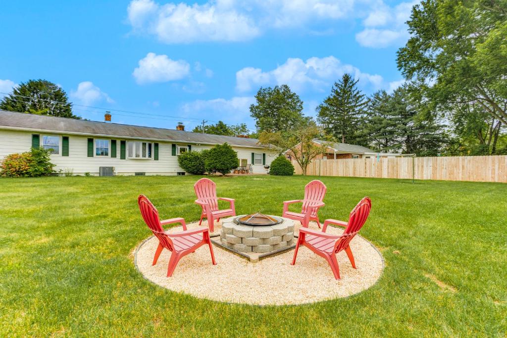 Zahrada ubytování 1 Mi to Hersheypark Home with Patio in Hershey!