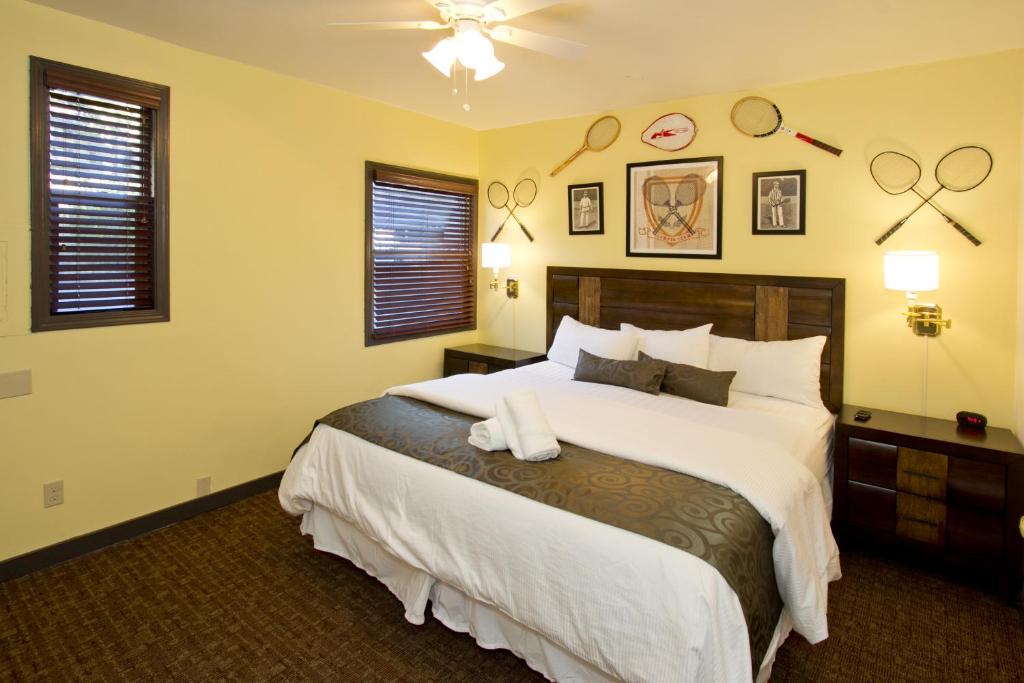 Holiday Haus - Two-Bedroom Suite