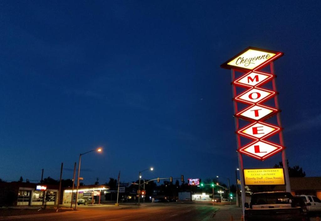 Certifikát, hodnocení, plakát nebo jiný dokument vystavený v ubytování Cheyenne Motel